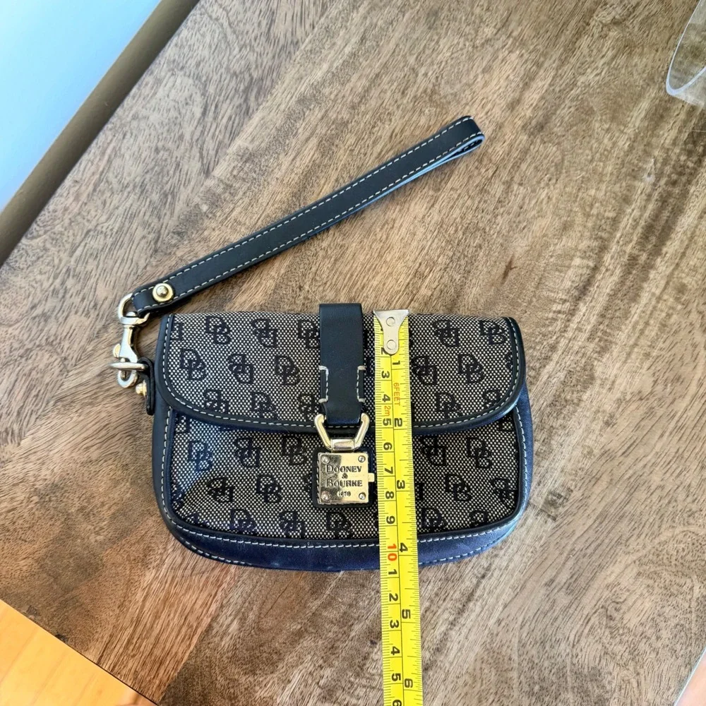 Dooney & Bourke brand dooney